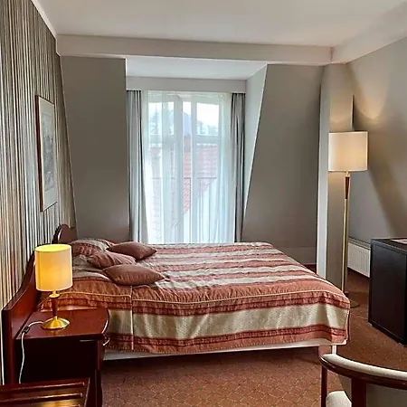 Hotell Lival 3*